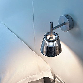 Romeo Babe K Wall Flos